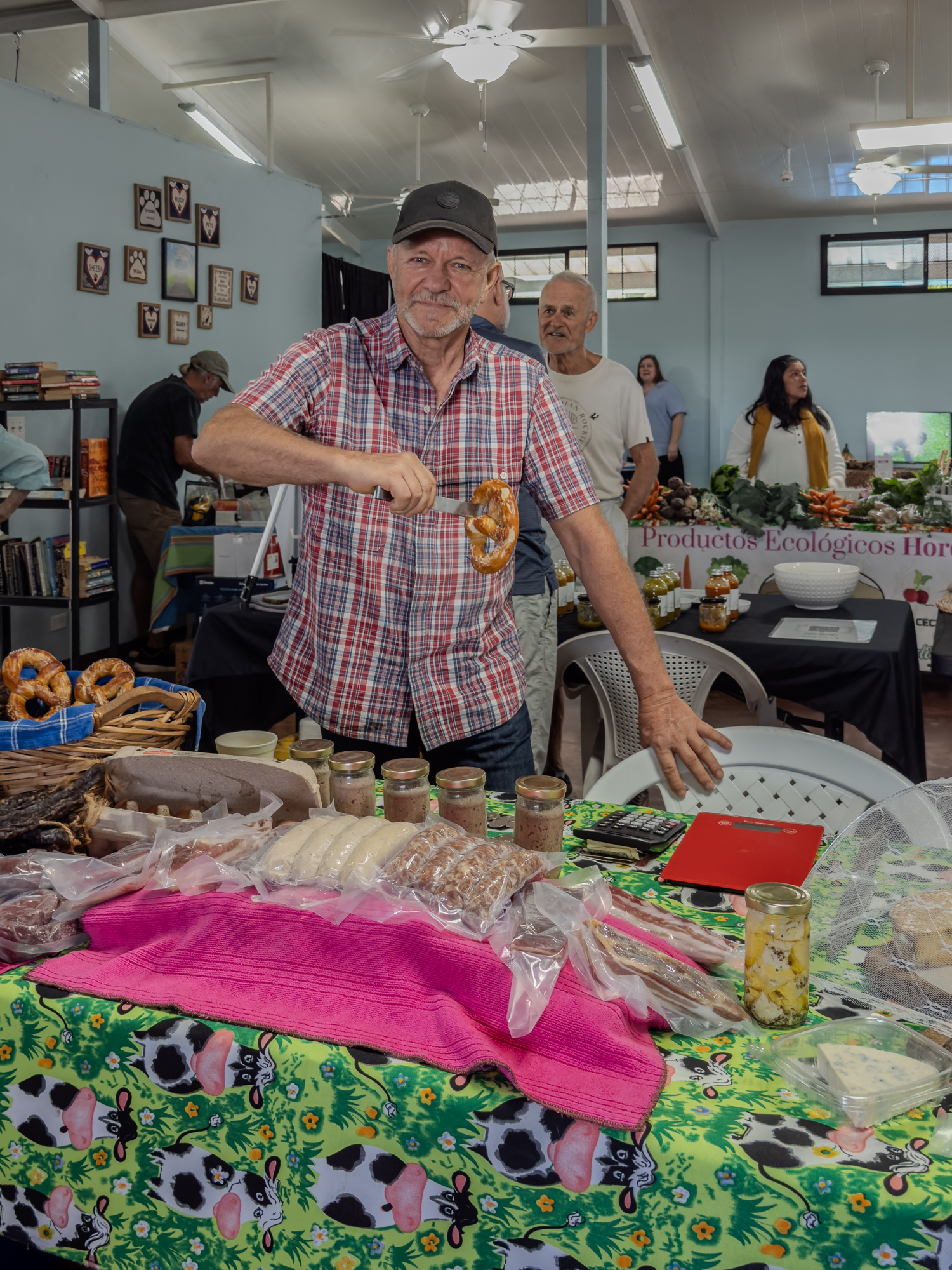 Thursday market 9469